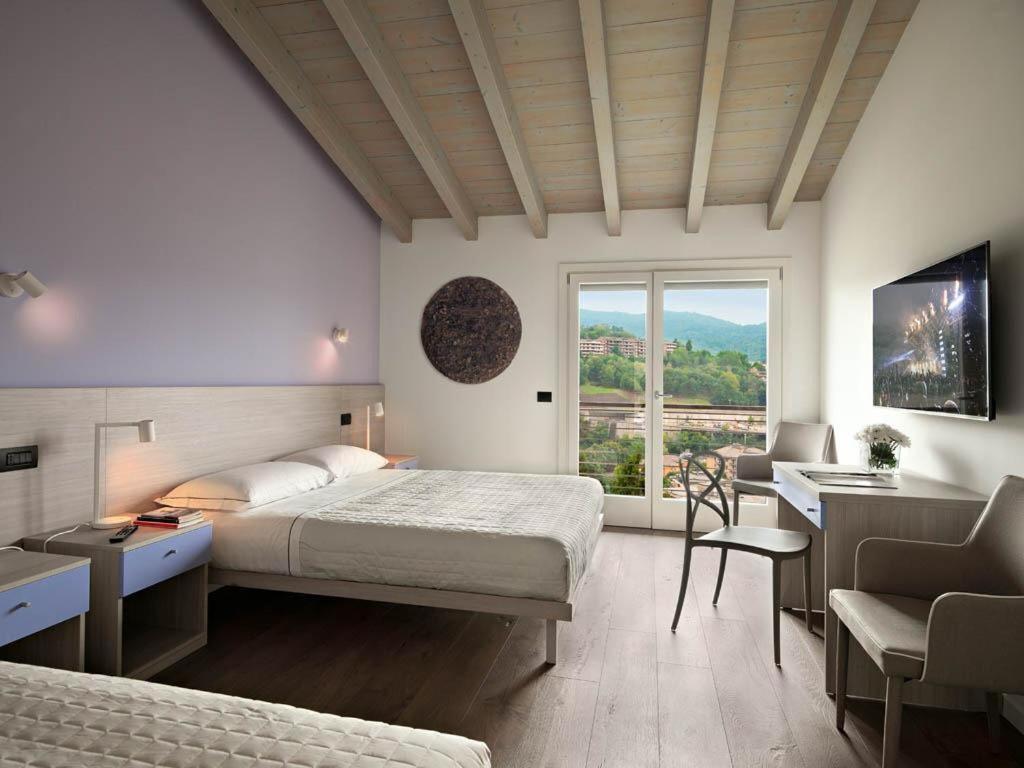 Residence Caffe Maya Maslianico Bagian luar foto